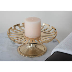 Présentoir à gâteaux design avec finition dorée, look élégant pour les mariages, les anniversaires et les événements spéciaux. - Product Image 1