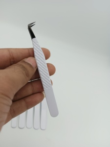 Pince à épiler professionnelle droite pour extensions de cils, en acier inoxydable, outil de précision pour l'isolation des cils, idéale pour la formation et les salons - Product Image 5