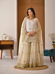 Ensemble élégant de sharara et palazzo en fausse soie georgette lourde, avec haut brodé, doublure en micro-coton et dupatta assortie. - Product Image 2