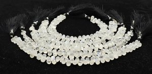 Cuentas de Piedra Lunar Arcoíris Blanca Natural Facetadas en Forma de Lágrima 5x7 MM, Cuentas de Piedra Lunar en Forma de Gota de 8 Pulgadas, Cuentas Facetadas de Arcoíris - Product Image 5