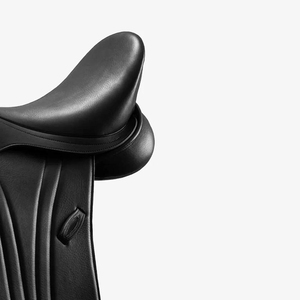 Selle de cheval en cuir anglais personnalisée SPLEND ENTERPRISES - Conception ergonomique, légère et durable, équipement d'équitation performant - Product Image 2
