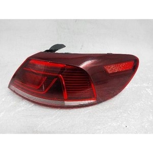 Feu arrière droit d'occasion OEM CC 2012-2016 3C8945208 - Product Image 1