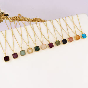 Pendentif en laiton plaqué or 18 carats de haute qualité avec saphir bleu, pierre de naissance de septembre naturelle, collier délicat, cadeau pour filles et femmes - Product Image 4