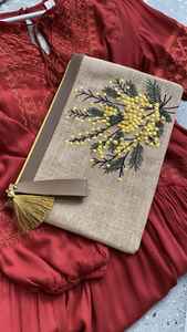 Tarjetero Hecho a Mano con Cuentas de Semillas, Monedero con Diseño Floral Blanco, Cierre de Botón a Presión, Bolso Pequeño para Mujer - Product Image 3