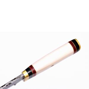 Cuchillo Multifuncional Hecho a Mano de Acero de Damasco con Mango de Madera de Resina y Funda de Cuero, Regalo Perfecto para Camping - Product Image 4