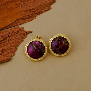 Boucles d'oreilles clous rondes en rubis naturel Mohave - Bijou solitaire bohème - Laiton plaqué or - Accessoires de mode - Cadeau - Product Image 1