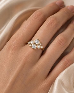 Bague florale personnalisée en moissanite taille ronde, or massif 14 carats, pour femme, idéale pour les fêtes, les propositions de mariage ou comme cadeau pour petite amie - Product Image 6