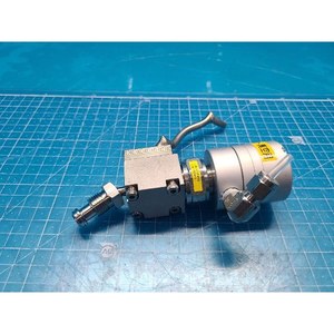 Vanne à soufflet FUJIKIN 316 L Type N.C 482423 haute pureté, utilisée comme pièce détachée pour équipement semi-conducteur d'occasion - Product Image 2