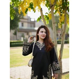 Conjunto de Traje de Diseñador para Mujer para Fiestas con Bordado de Hilo - Product Image 2