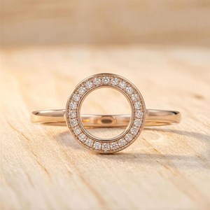 Bague de fiançailles minimaliste en platine avec diamant de laboratoire taille ronde, cercle ouvert, cadeau pour elle - Product Image 3