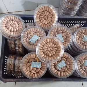 เม็ดมะม่วงหิมพานต์อบแห้งออร์แกนิคพรีเมียมจากเวียดนาม - ธรรมชาติ 100% - ขนมขบเคี้ยวเพื่อสุขภาพและมีคุณค่าทางโภชนาการ - เกรดพรีเมียม - ขายส่งจำนวนมาก - ราคาโรงงาน - Product Image 1