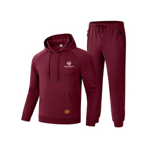 Ensemble de survêtement confortable pour homme en tissu doux, idéal pour l'entraînement et le jogging, en vente - Product Image 1
