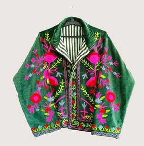 Abrigo Abierto Bohemio de Talla Grande con Bordado Floral Suzani en Terciopelo Verde, Manga Larga, Cuello Redondo, Ecológico, Informal para Mujer - Product Image 1