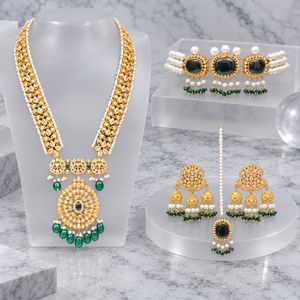 Conjunto de Joyería Nupcial Verde Chapado en Oro: Gargantilla Rani, Pendientes Jhumka y Maang Tikka - Venta al por Mayor Directa de Fábrica - Product Image 6
