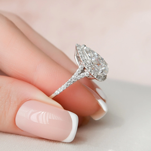 แหวนหมั้นเพชรทรงลูกแพร์สำหรับผู้หญิง ทอง 14K ดีไซน์คลาสสิค ประดับเพชรแล็บโกรว์ รับรองโดย IGI - Product Image 4