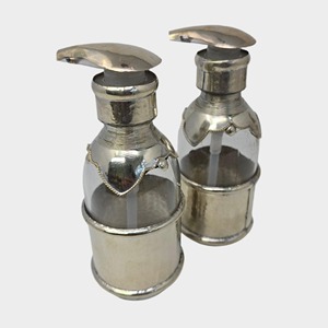 Distributeur de lotion en verre classique avec pompe en métal doré, rechargeable, idéal pour la salle de bain, la cuisine et le bureau, fabriqué en Inde - Product Image 5