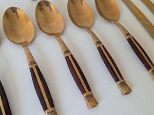 Ensemble de couverts en laiton antique faits à la main – Couverts vintage gravés avec des motifs complexes pour les maisons d'histoire et la haute cuisine - Product Image 4