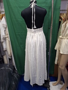 Robe longue en coton blanc pour femmes, avec col halter, laçage sur le devant, tissu texturé, sans manches, tenue d'été pour la plage et les stations balnéaires - Product Image 6