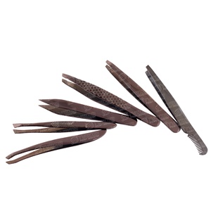 Pinzas para cejas de acero inoxidable de 9,5 cm, Punta puntiaguda inclinada, agarre perfecto para desplumar el cabello con logotipo privado - Product Image 3