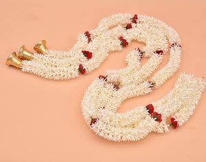 Guirlande de fleurs artificielles faites à la main de jasmin et de tubéreuse Rajnigandha pour mariages indiens, Diwali, Nikah, Pardha, décoration de toile de fond - Product Image 1