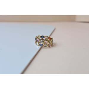 Anillo de Eternidad con Zafiro en Bisel Ovalado de Oro de 18K para Mujer - Product Image 4