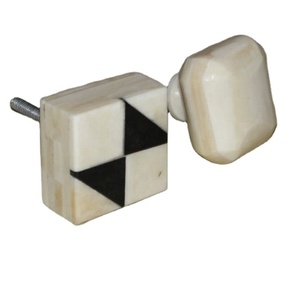 Ensemble de boutons en os indiens faits à la main et écologiques 2 os en résine de bois en laiton avec boutons de poignée de porte de tiroir en nacre prix d'usine - Product Image 1