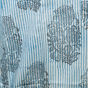 เสื้อคุร์ต้าแขนยาวสีฟ้าอ่อนผ้าฝ้าย 100% เนื้อนุ่มพิเศษสำหรับผู้ชาย |   ชุดคุรตะพิมพ์ลายดอกไม้ด้วยมือ งานพรีเมียมสำหรับงานเทศกาล สไตล์ชาติพันธุ์ - Product Image 4