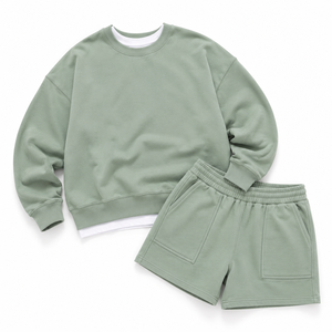 Conjunto de Sudadera y Pantalones Cortos Unisex Verde Salvia, Corte Holgado, Mezcla de Algodón Suave, Casual, Personalizado, Dos Piezas, Verano - Product Image 3