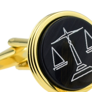 Botón Masónico de Estilo Vintage que Resalta la Rica Herencia y el Legado Duradero de una Sagrada Hermandad Enraizada en la Unidad y la Sabiduría - Product Image 3