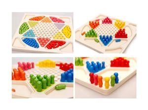 Plateau de jeu double face en bois avec pions colorés et dés, design peint sur le thème des dessins animés, pour les enfants et les jeux en famille - Product Image 2