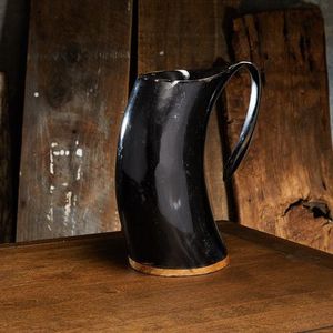 Mug à boire authentique de style médiéval en corne de buffle avec base en bois sécurisée - Product Image 4