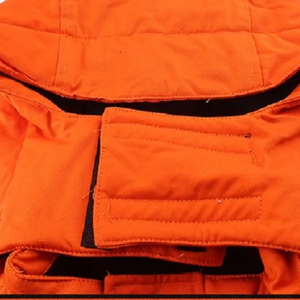 Les combinaisons de sécurité imperméables à marque privée sont fabriquées avec des tissus de haute qualité provenant d'une entreprise experte en matière d'approvisionnement mondial. - Product Image 5