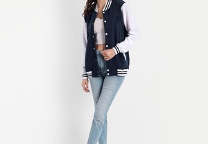 Chaqueta Varsity para Mujer, Transpirable, Resistente al Viento, con Acabado de Piel de Oveja Teñida, Diseño Reversible, Mangas Regulares para Invierno - Product Image 4