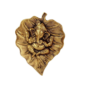 Décoration Murale Traditionnelle en Métal de Luxe Patta Ganesh pour la Maison, Macramé Encadré en Forme de Feuille pour Couloirs et Salons, Idéal pour Diwali - Product Image 3