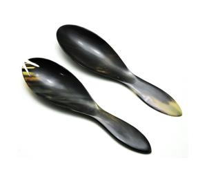 Ensemble de 2 cuillères à salade en corne, design élégant, fabriquées à la main à partir de corne de buffle naturelle, à prix abordable. - Product Image 1