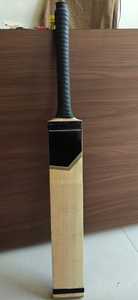 Bate de béisbol unisex de madera de alta calidad personalizable con mango antideslizante y logotipo personalizado - Product Image 3