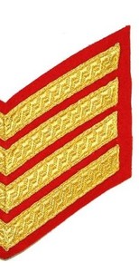 El chevron de 4 barras (cuatro franjas en forma de V) es el insignia más común del rango de Sergeant. - Product Image 6