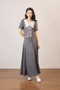 Ensemble coordonné gris ciel doux pour femme - Style féminin moderne et élégant, classique rétro - KS80 - Product Image 3