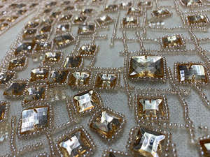 Tela de Encaje con Cuentas de Piedra, 100% Poliéster, Bordada a Mano, Vestido de Lujo, Precio al por Mayor B2B, Directo de Fábrica - Product Image 3