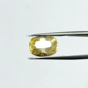 พลอยแซฟไฟร์สีเหลืองทรงคุชชั่นธรรมชาติ 6.63 กะรัต จากศรีลังกา สำหรับทำเครื่องประดับและแหวน YCIH-156 - Product Image 2