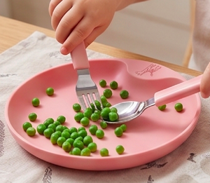 Ensemble de couverts roses pour enfants avec design d'animaux de dessin animé, manche en plastique, couverts en acier inoxydable pour les repas des enfants - Product Image 3
