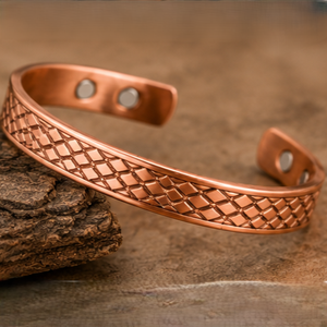 Rustic Vintage Diamond Lattice Magnetic Pure Copper Band Bracelet Fashionable Metal Jewelry Exquisite Embossed Design - Product Image 3
