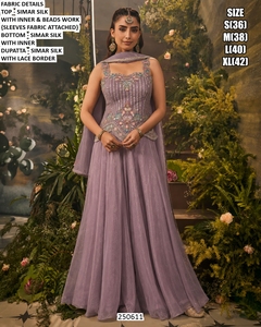 Robe Sharara traditionnelle en soie Bandhani Simar de Noorika, longueur au sol, pour mariage - Product Image 5