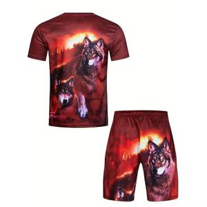 Conjunto de Camiseta y Pantalones Cortos con Gráfico de Lobo para Hombre, Diseño Sublimado Rojo Atardecer, Ropa Urbana de Dos Piezas, Poliéster, Diseño Personalizado - Product Image 2