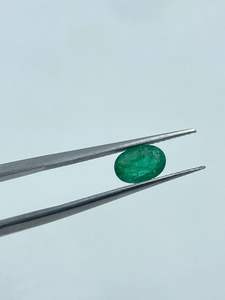 Émeraude Verte Naturelle Taille Ovale 0,75 Carat 4,80x7,00 MM pour la Fabrication de Bijoux - Product Image 4