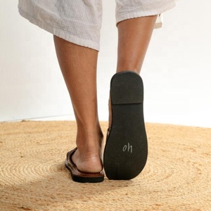 Tongs plates et décontractées en cuir véritable pour femmes, sandales fabriquées à la main, confortables, antidérapantes et respirantes pour l'hiver. - Product Image 3