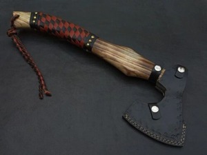 Hacha Vikinga Tomahawk con Hoja de Acero Forjado de 4 Pulgadas, Mango de Madera, Funda de Cuero Roja y Negra, para Supervivencia y Uso en Exteriores - Product Image 6