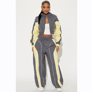 Survêtement femme color block avec pantalon long à capuche et cordon de serrage, style sportif léger, coupe-vent décontracté pour le printemps - Product Image 1