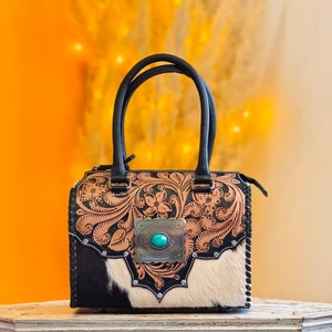 Sac de voyage décontracté de luxe en cuir véritable léger avec fermeture éclair et motif lettres en polyester Venus Leathers pour femmes et filles - Product Image 1