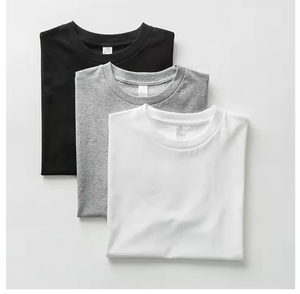 เสื้อยืดคอกลมแขนสั้นสีพื้นสำหรับผู้ชาย ทรงปกติ ผ้าเจอร์ซีย์ถักแบบเรียบ ย้อมสีพื้น ดีไซน์เรียบง่าย 100% โพลีเอสเตอร์ แห้งเร็ว - Product Image 1